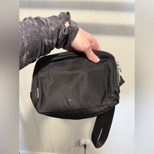 2L Lululemon Fanny Pack